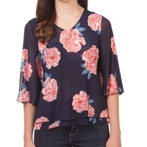 3/$70 item! Leo & Nicole Floral Mesh Petite Blouse
